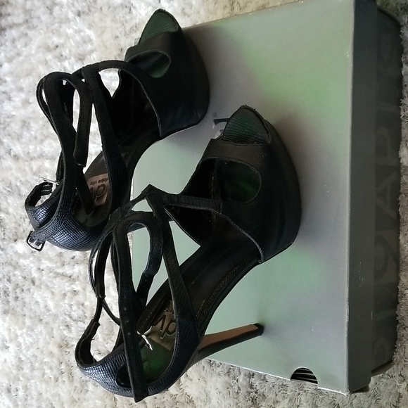 Shoes - Picture 2 of 3